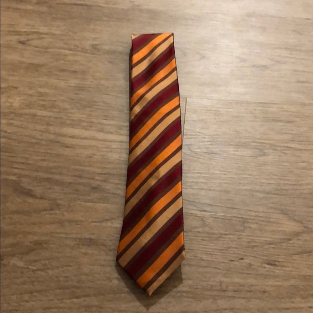 BCBG tie